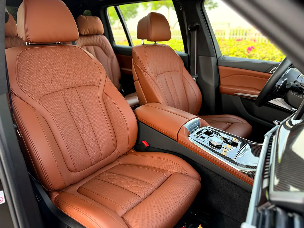 Car Image 2024 BMW X7 M60