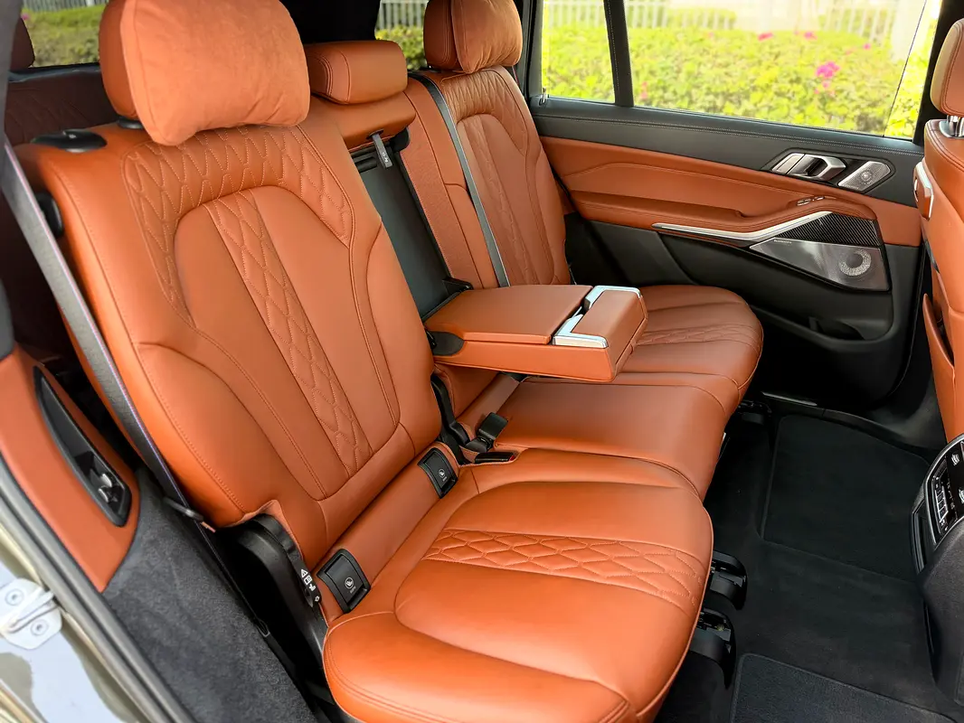 Car Image 2024 BMW X7 M60