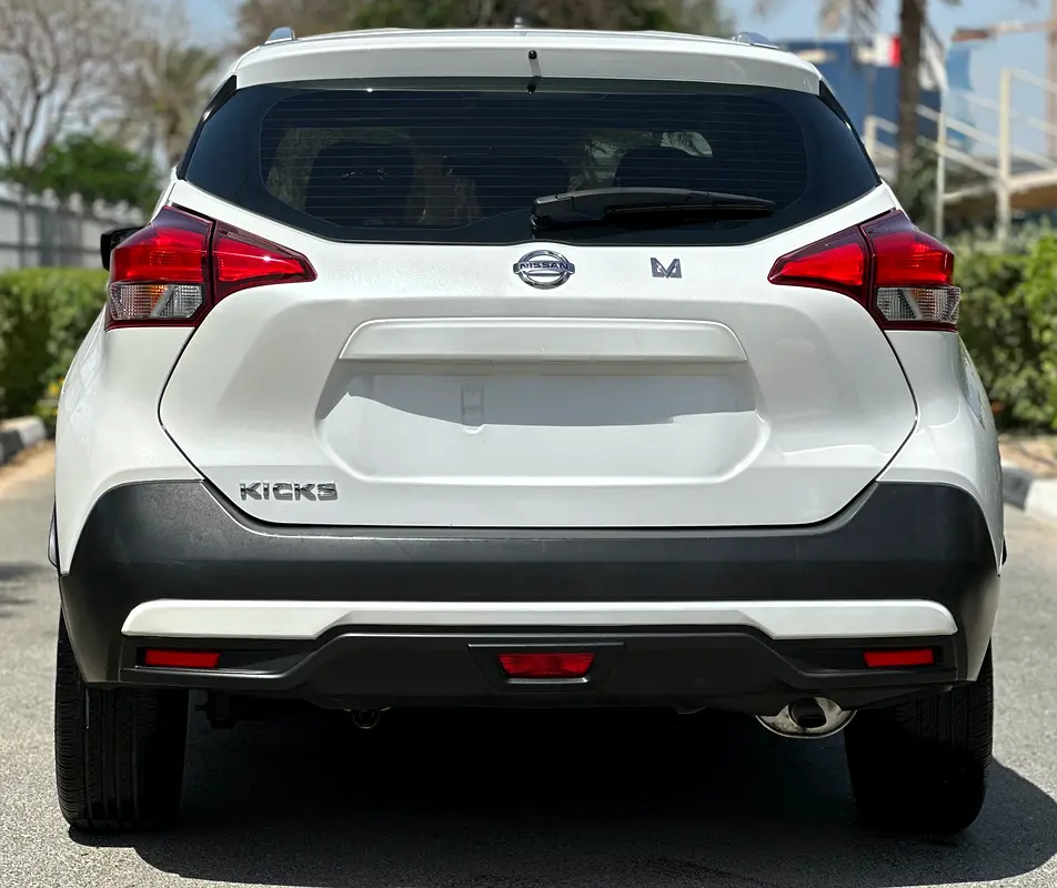 Car Image 2020 NISSAN KICKS SR