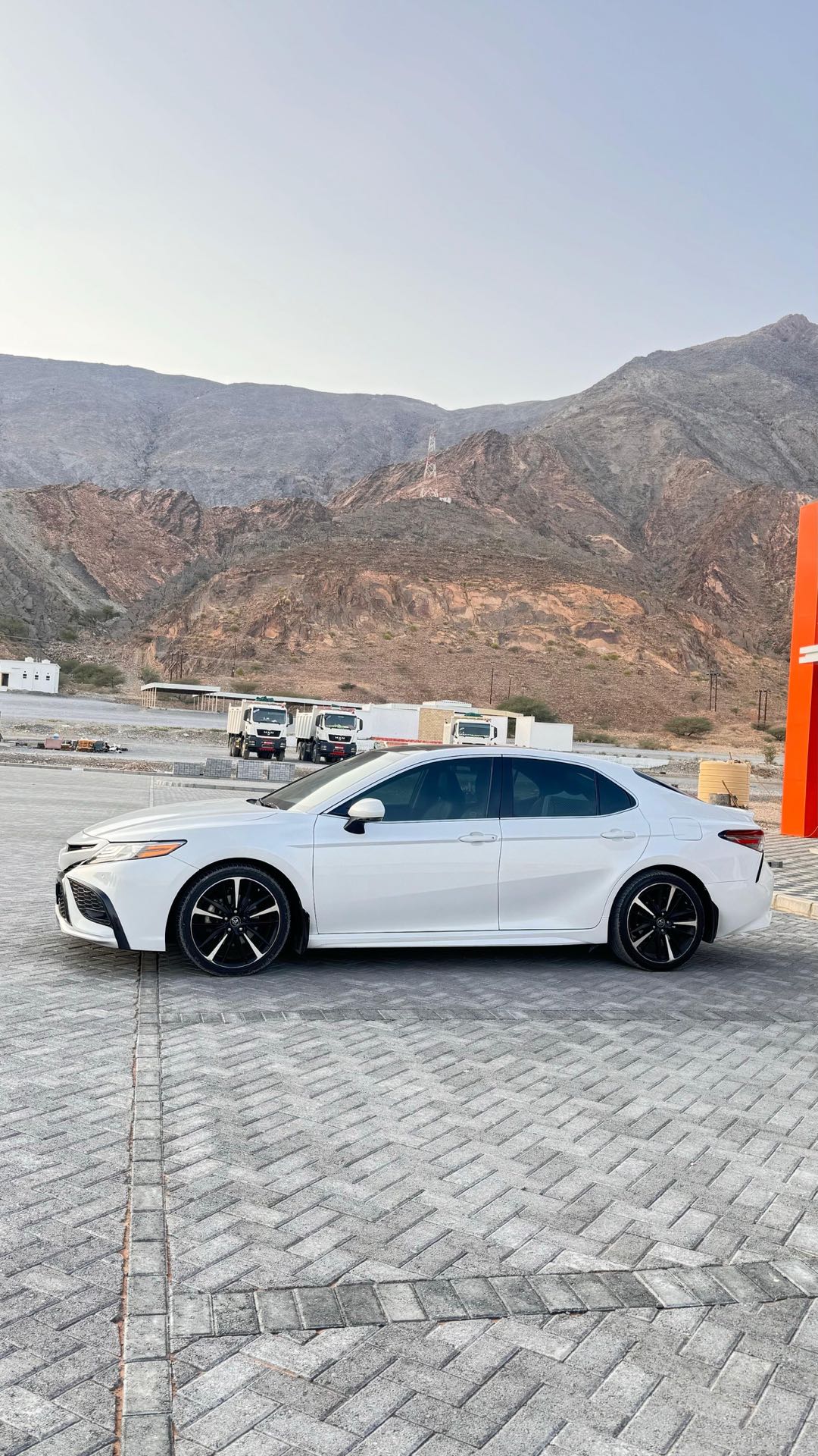 Car Image 2018 TOYOTA CAMRY XSE