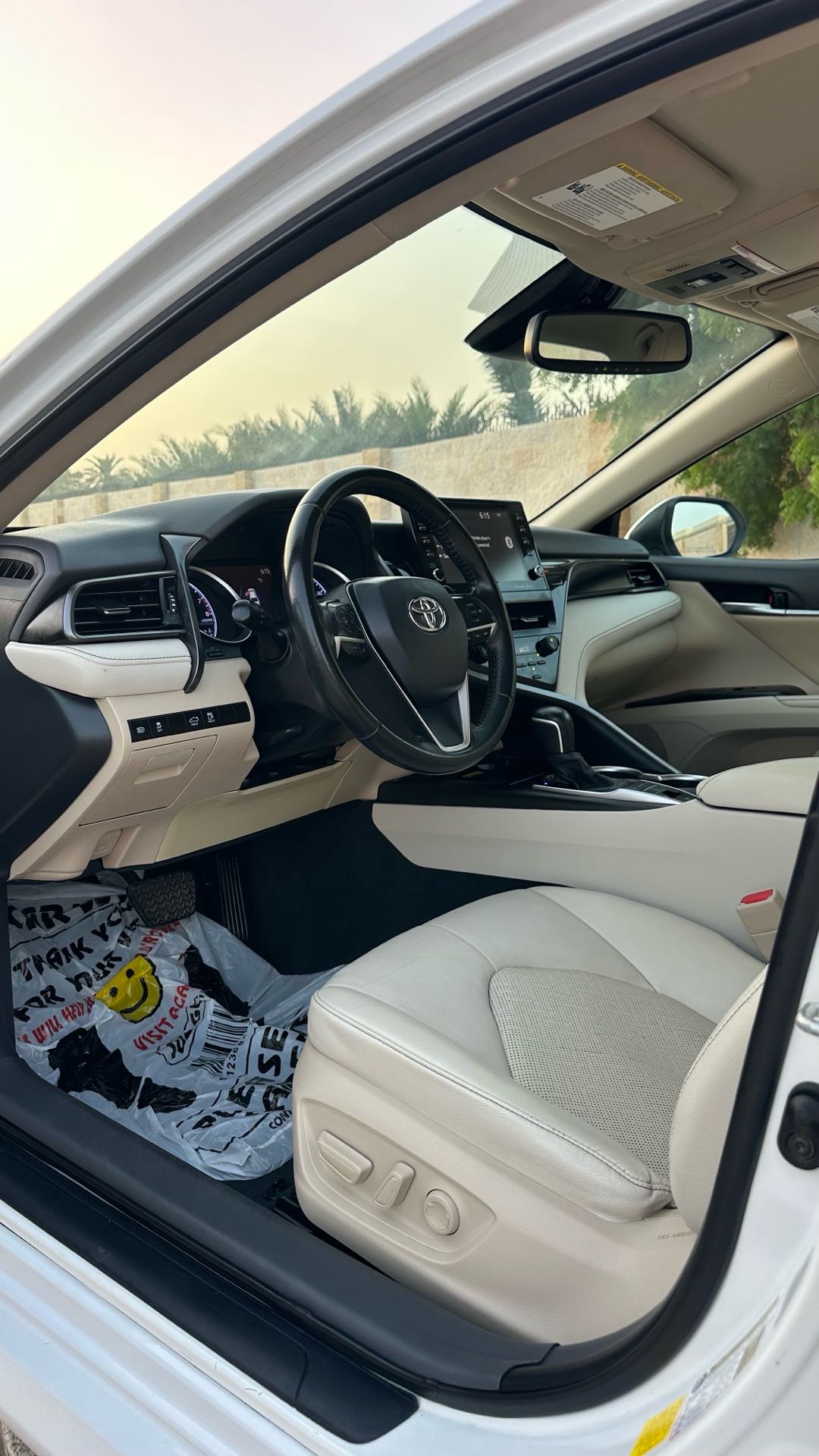 Car Image 2022 TOYOTA CAMRY XLE