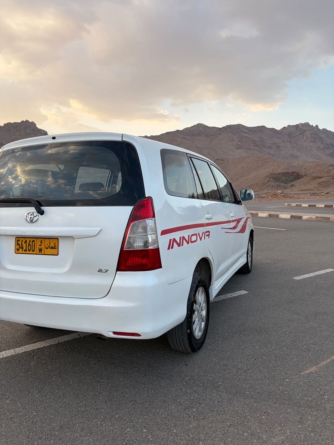 Car Image 2015 TOYOTA INNOVA E