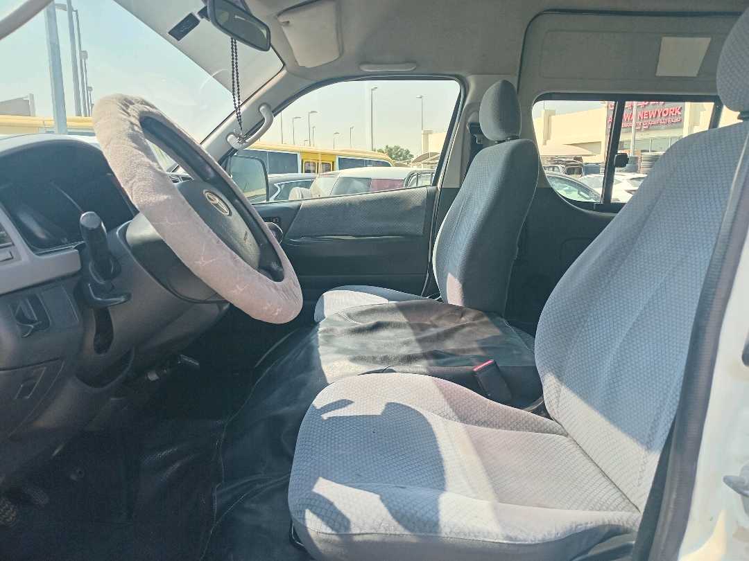 Car Image 2013 TOYOTA Hiace GL