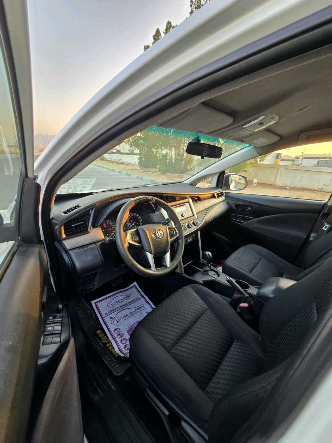 Car Image 2018 TOYOTA INNOVA SE