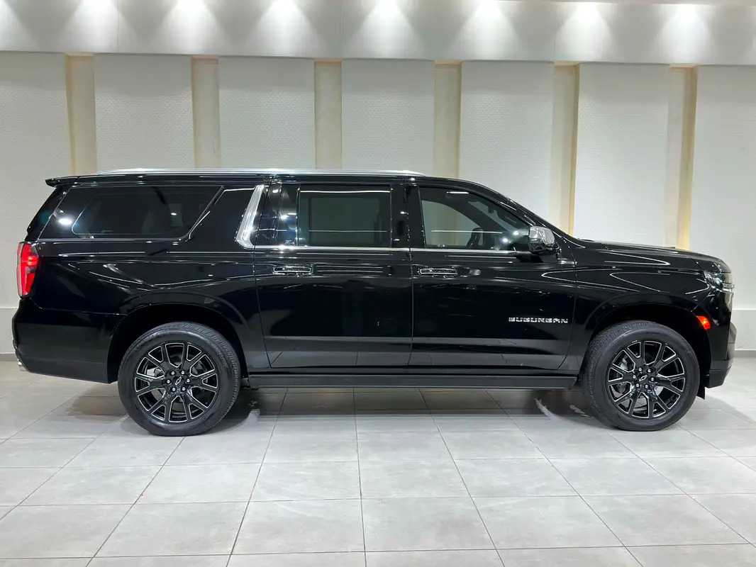 Car Image 2024 CHEVROLET SUBURBAN Premier