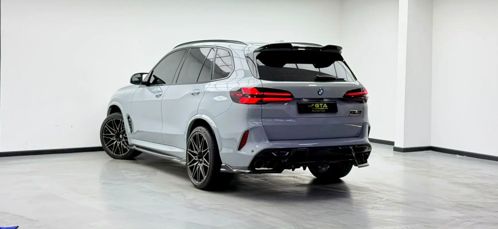 Car Image 2024 BMW X5 M Competition