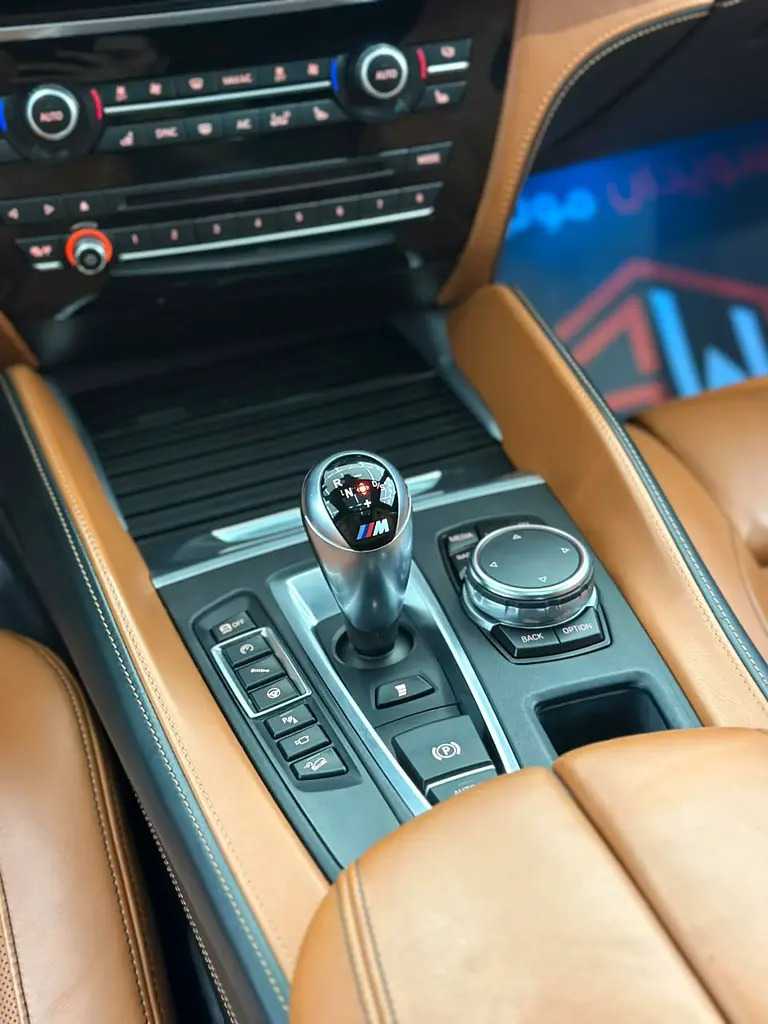 Car Image 2016 BMW X5 M50