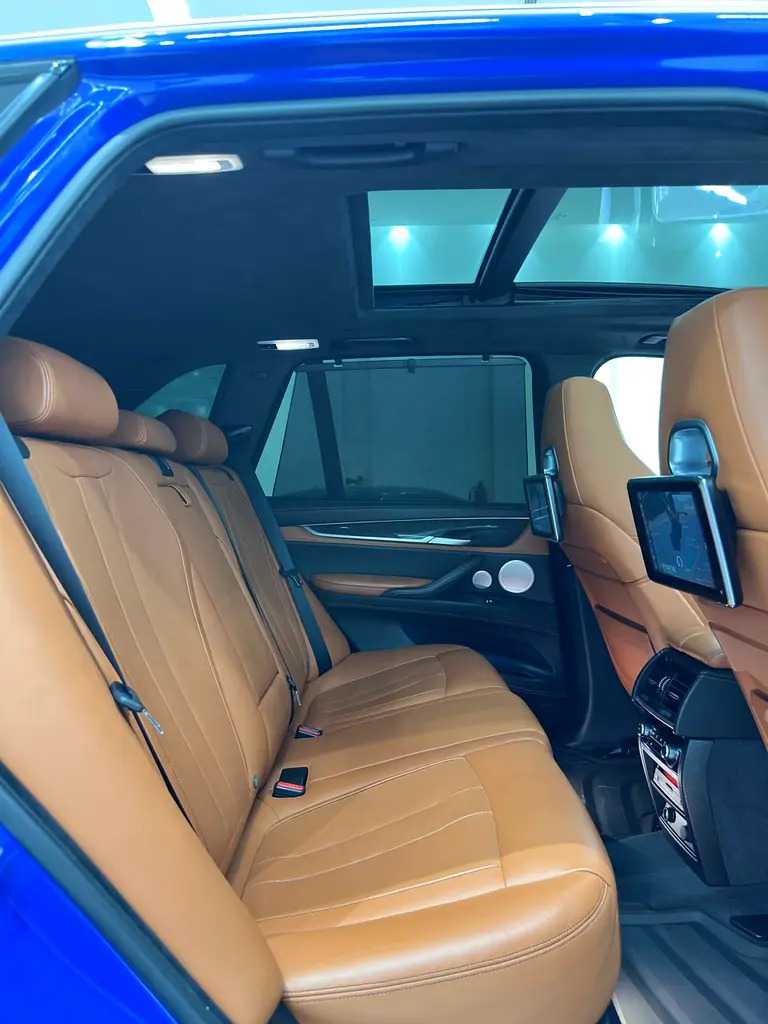 Car Image 2016 BMW X5 M50