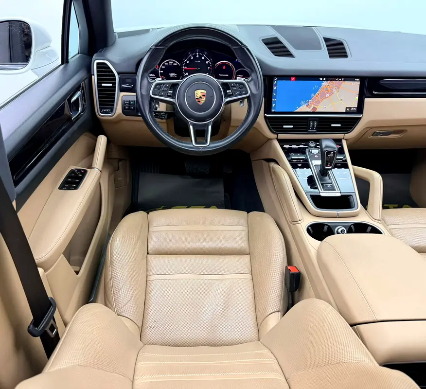 Car Image 2019 PORSCHE CAYENNE Standard
