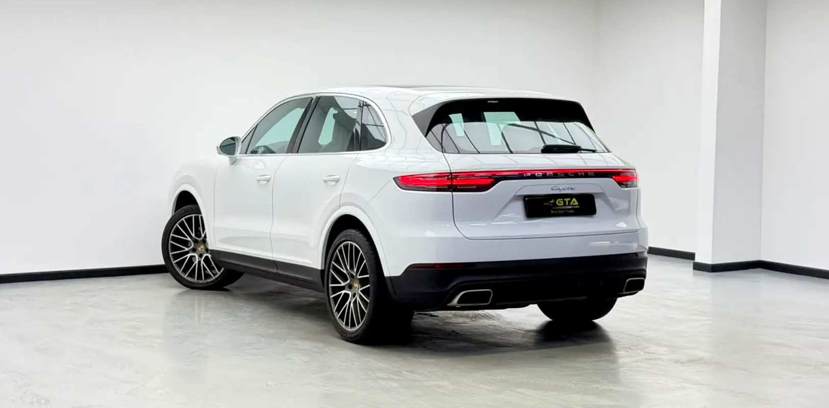 Car Image 2019 PORSCHE CAYENNE Standard