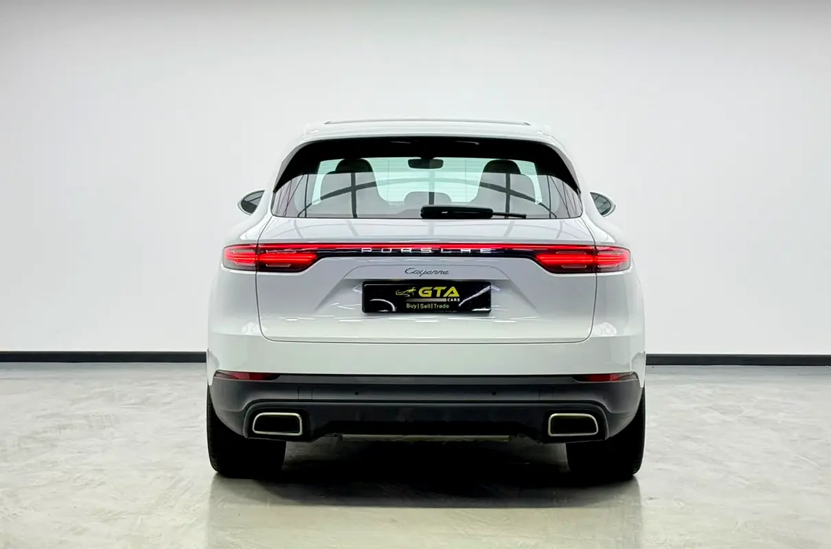 Car Image 2019 PORSCHE CAYENNE Standard