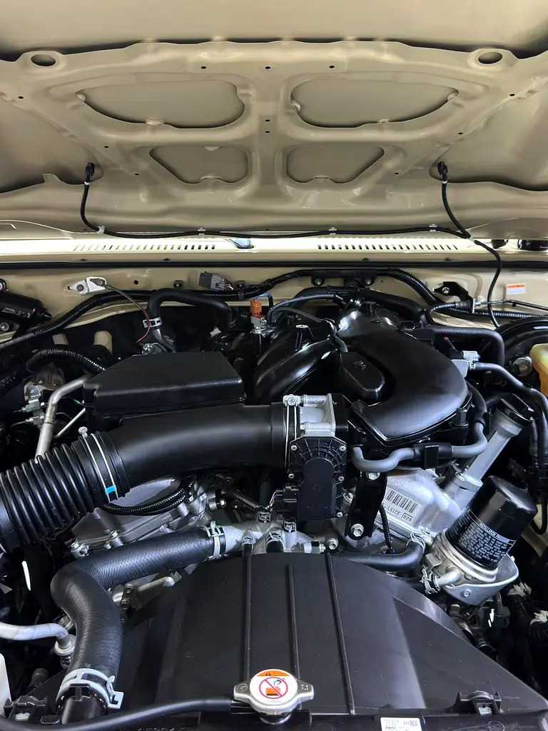 Car Image 2016 TOYOTA CRUISER 70 