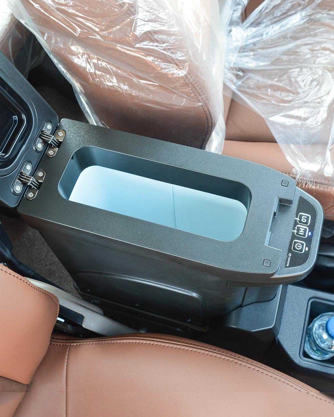 Car Image 2025 TOYOTA Cruiser 71 
