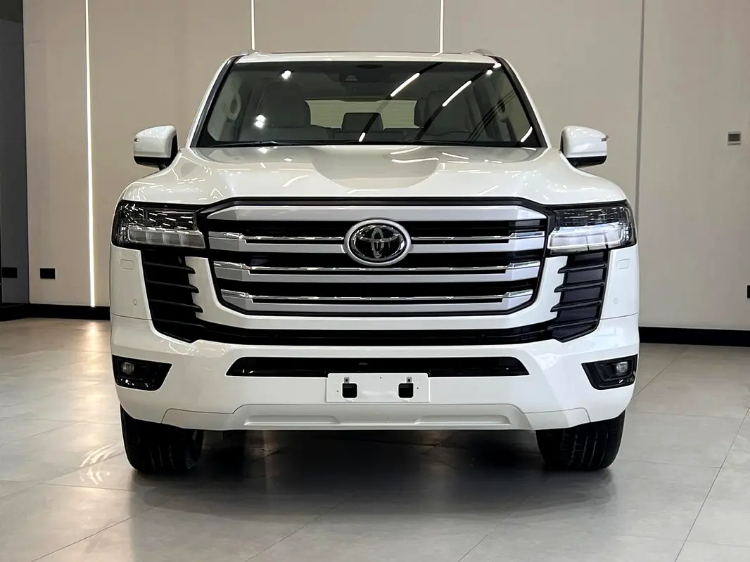 Car Image 2024 TOYOTA LAND CRUISER GX.R