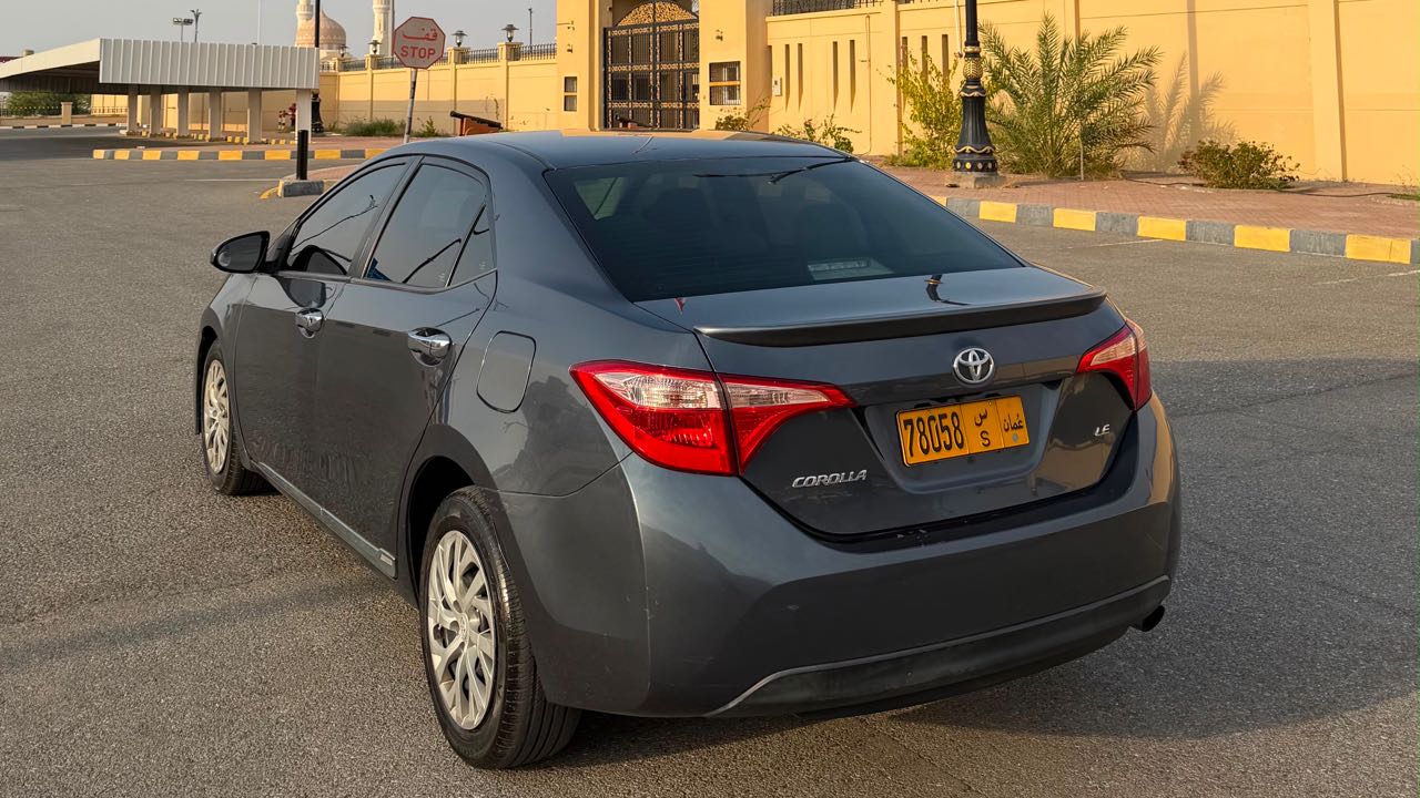 Car Image 2017 TOYOTA COROLLA L