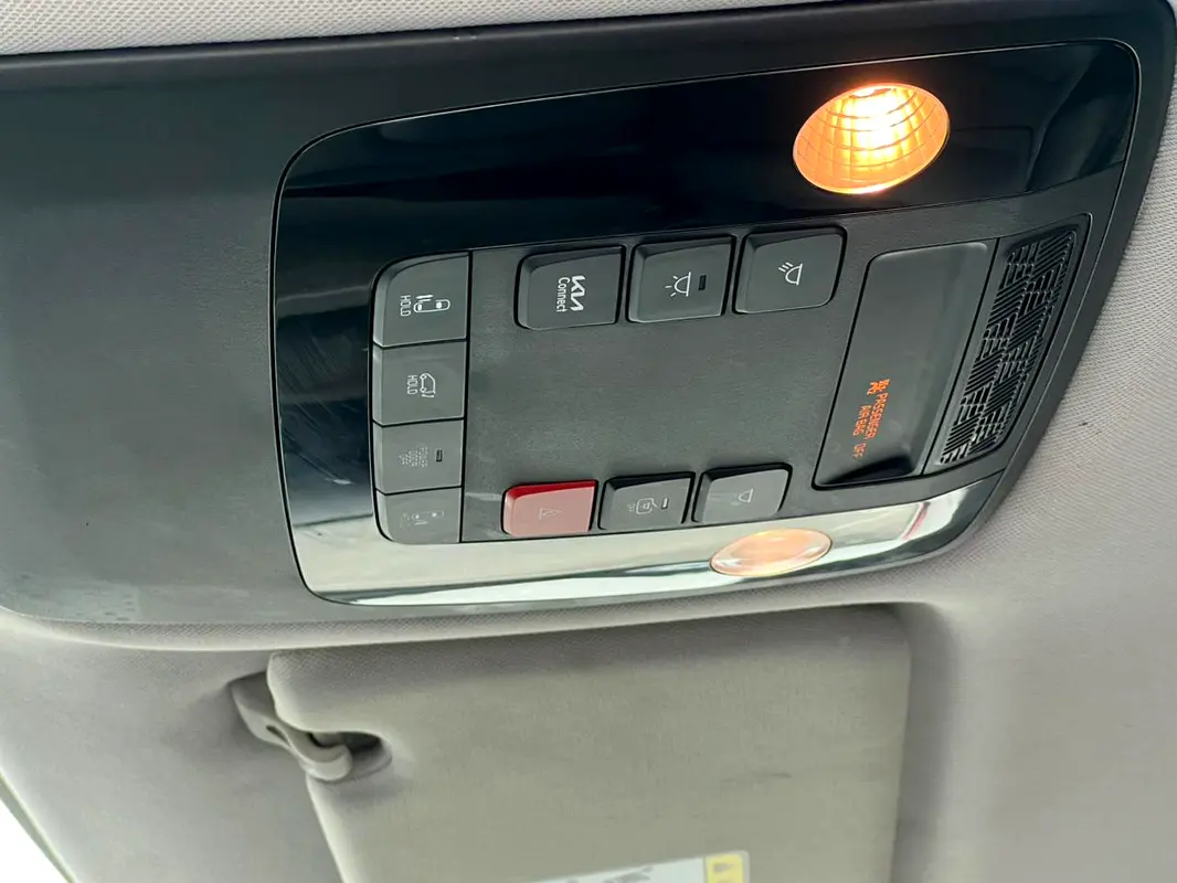 Car Image 2025 KIA CARNIVAL EX
