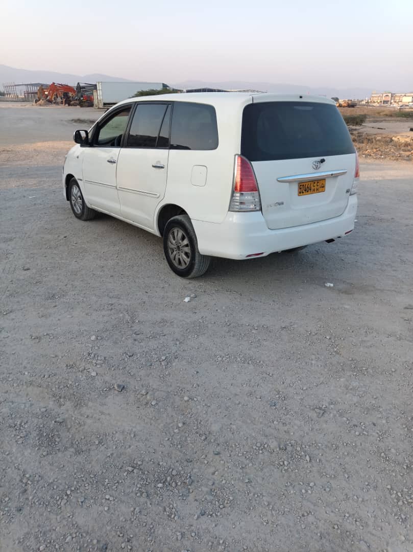Car Image 2009 TOYOTA INNOVA G