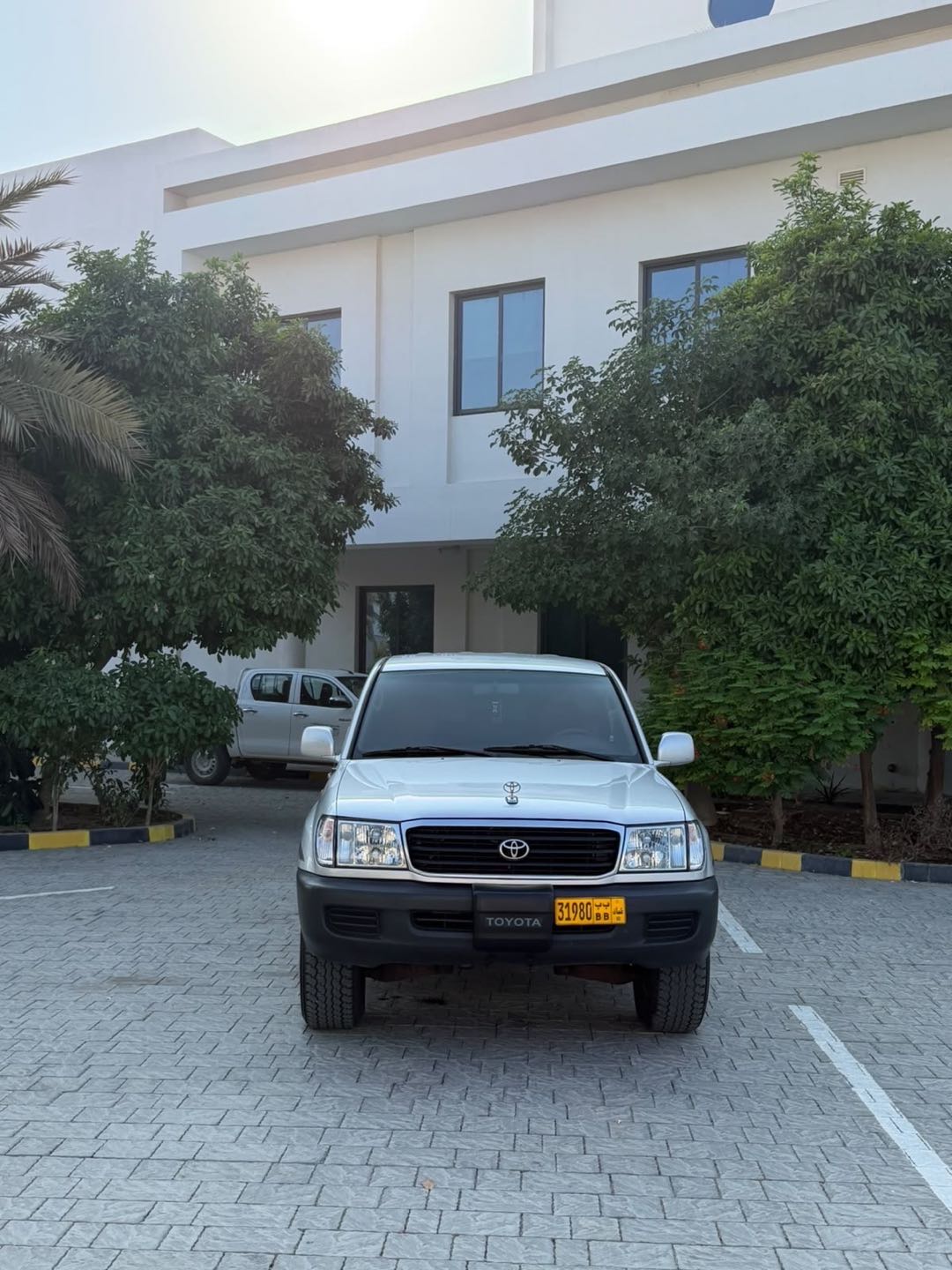 Car Image 2001 TOYOTA LAND CRUISER GX