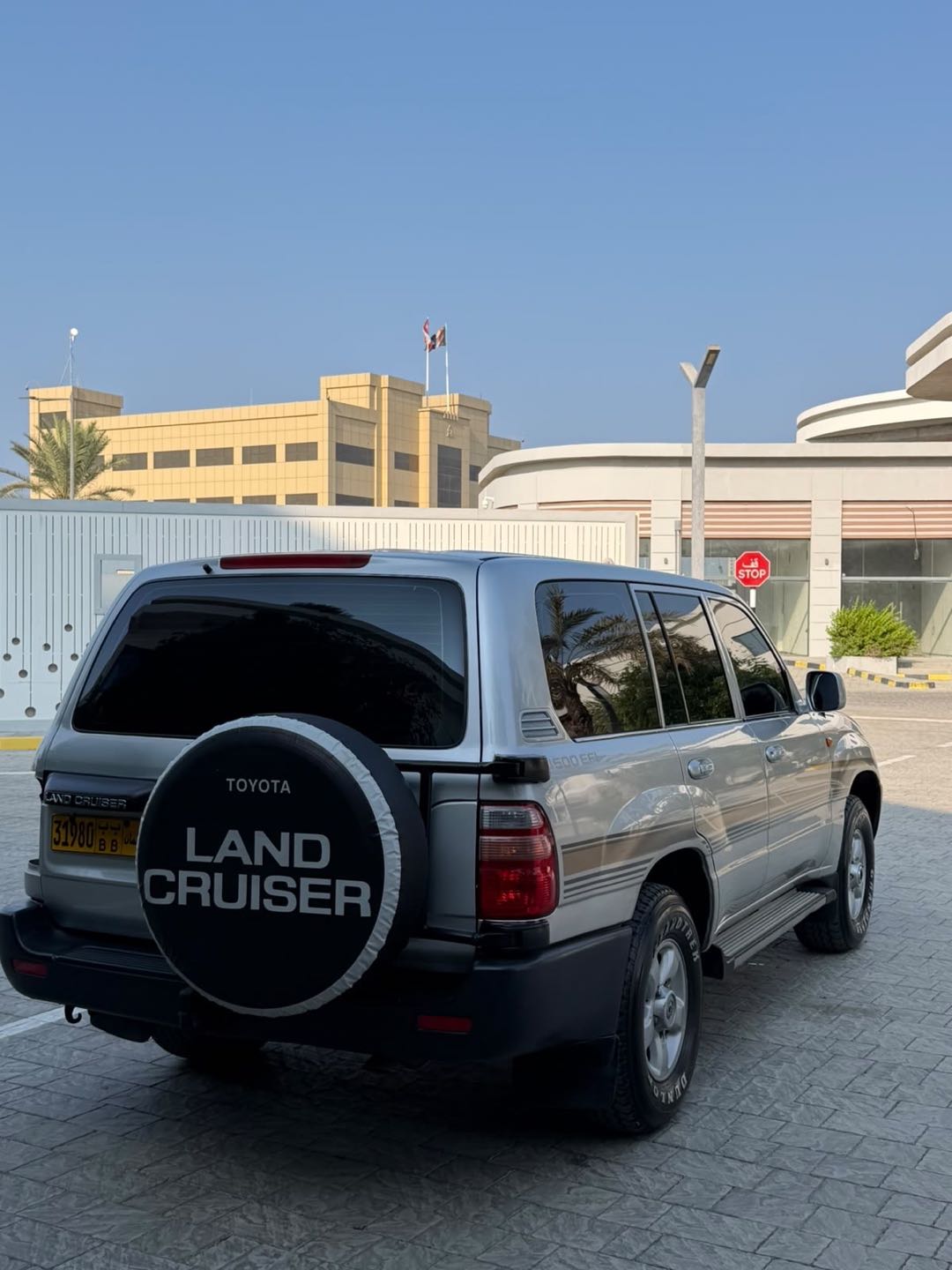 Car Image 2001 TOYOTA LAND CRUISER GX