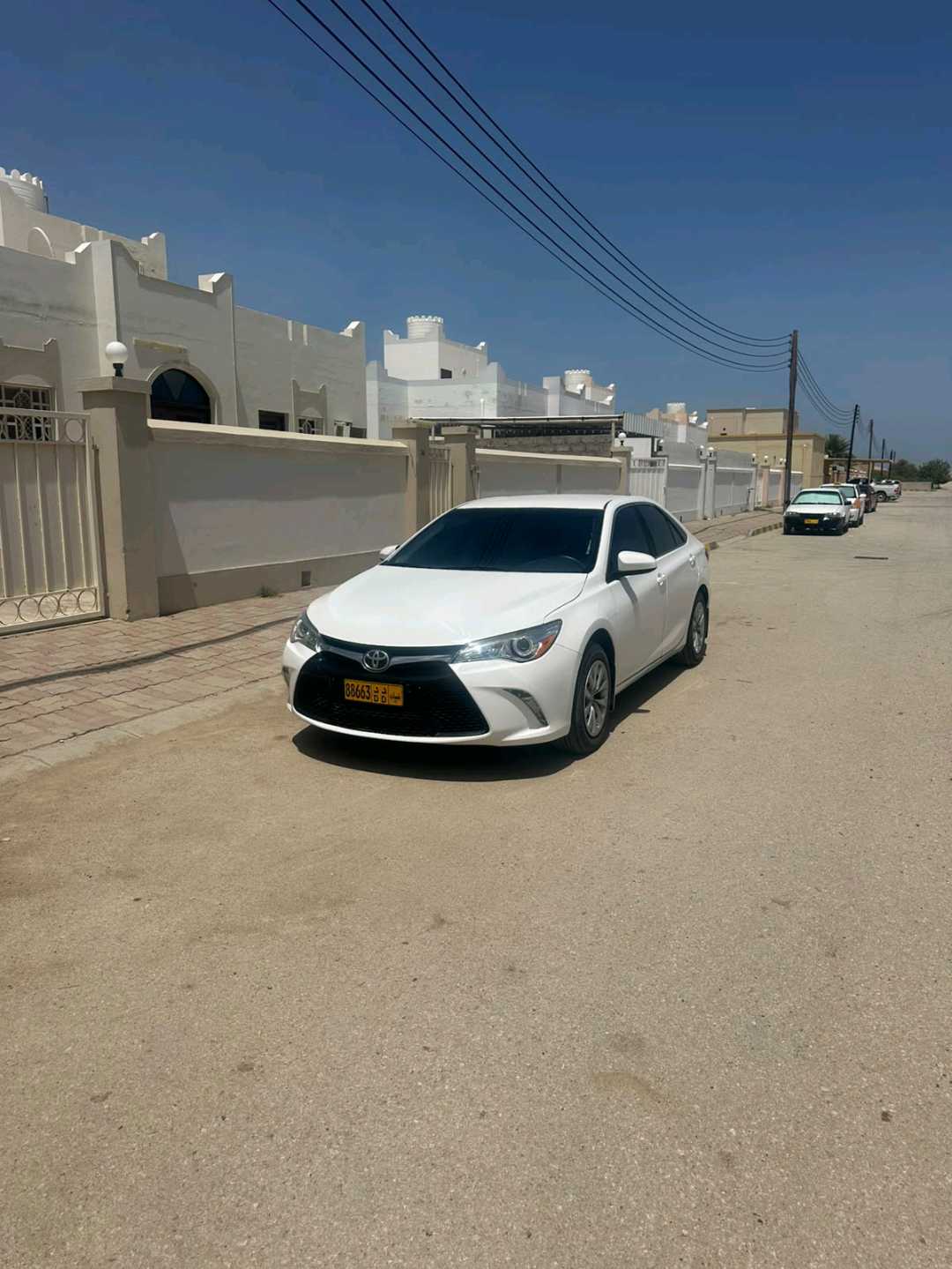 Car Image 2015 TOYOTA CAMRY LE
