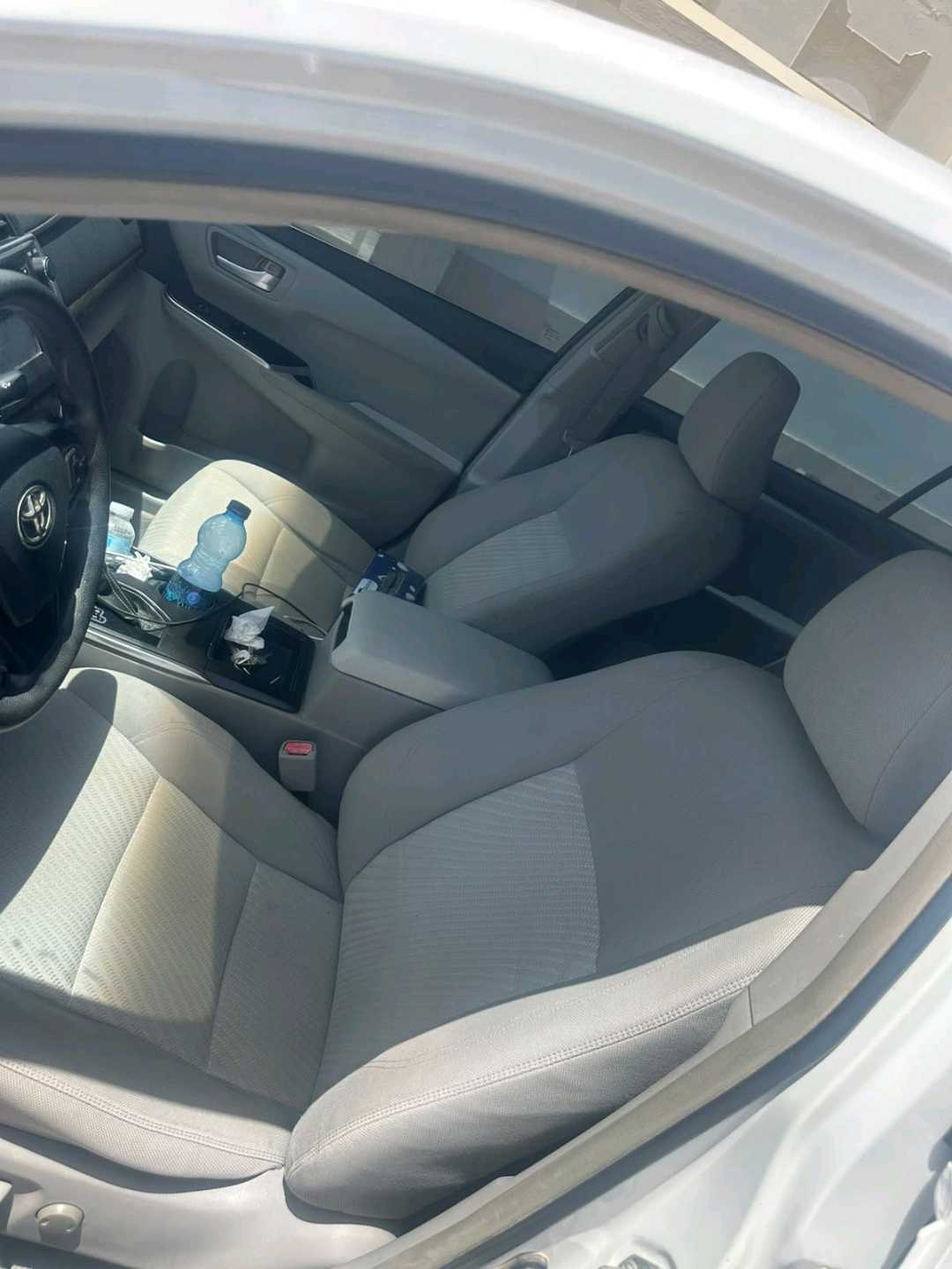 Car Image 2015 TOYOTA CAMRY LE