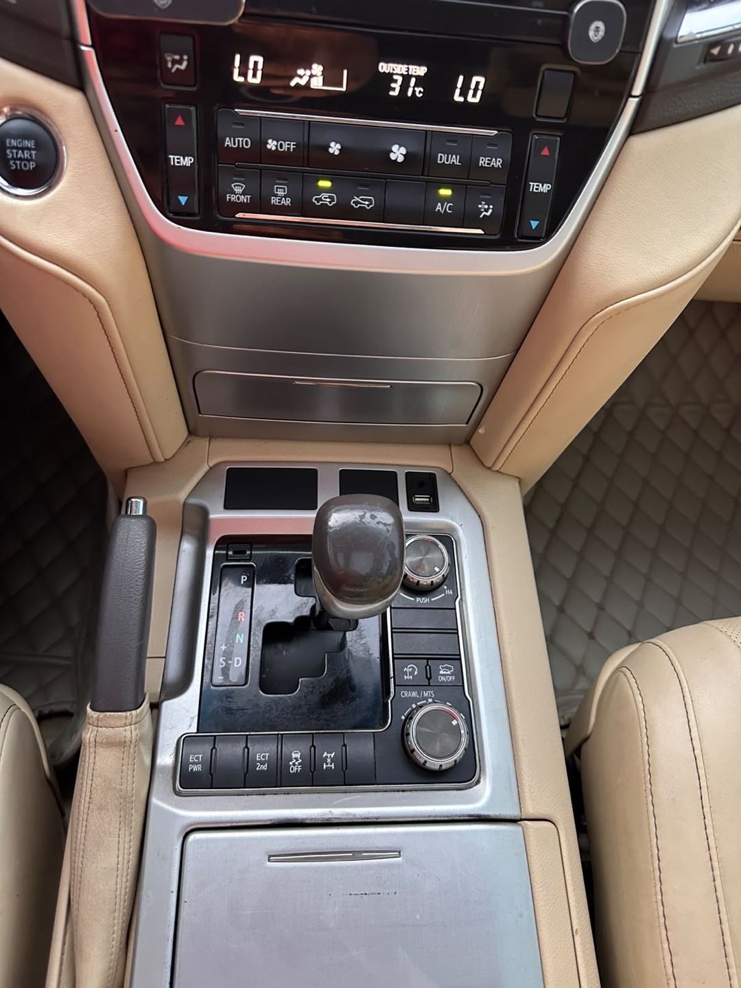 Car Image 2016 TOYOTA LAND CRUISER GX.R