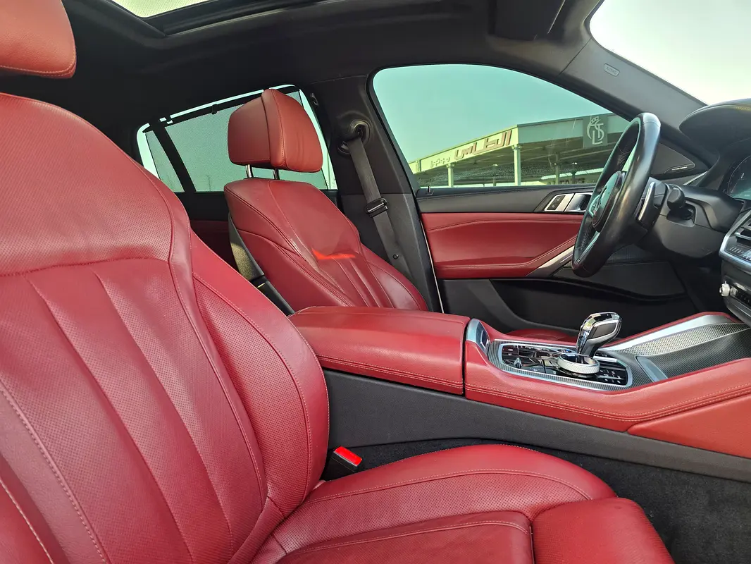 Car Image 2020 BMW X6 40i