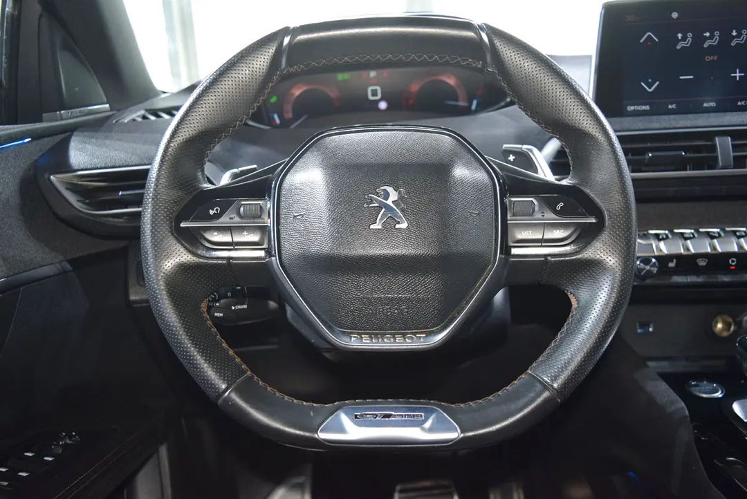 Car Image 2018 PEUGEOT 5008 GT Line