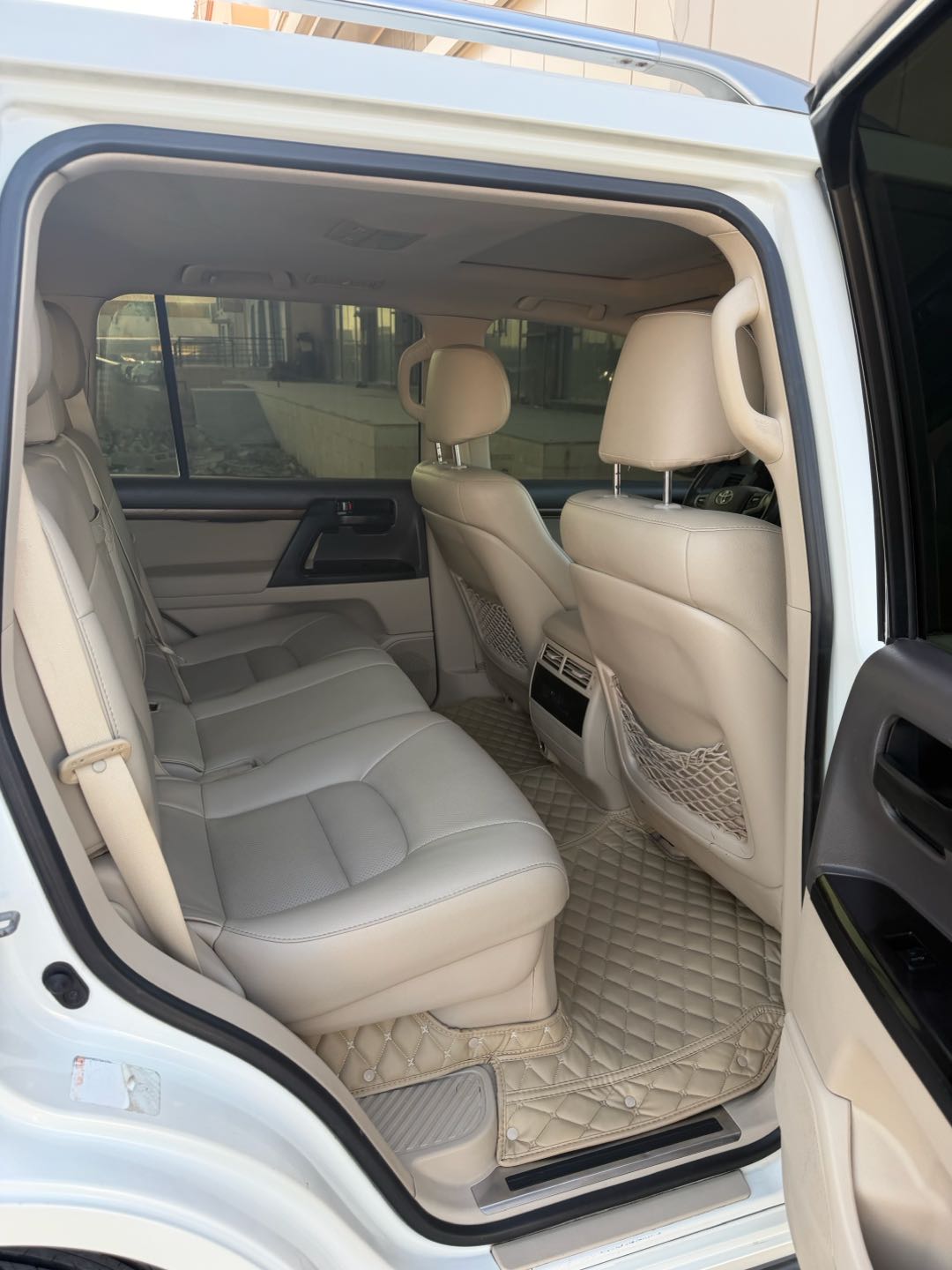 Car Image 2019 TOYOTA LAND CRUISER GX.R