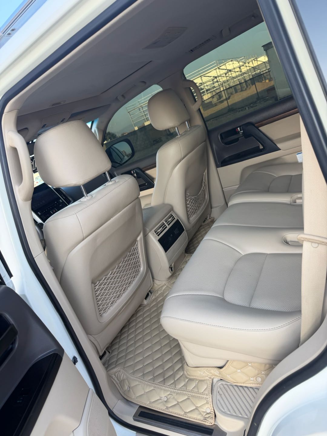 Car Image 2019 TOYOTA LAND CRUISER GX.R