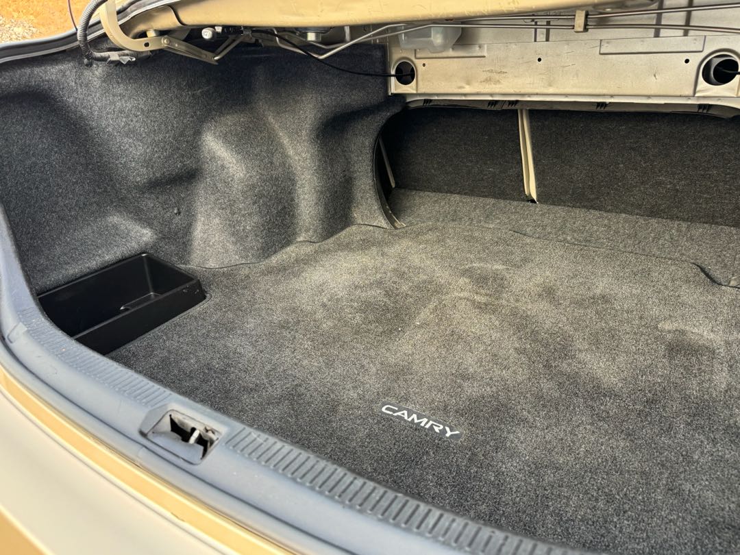 Car Image 2011 TOYOTA CAMRY LE