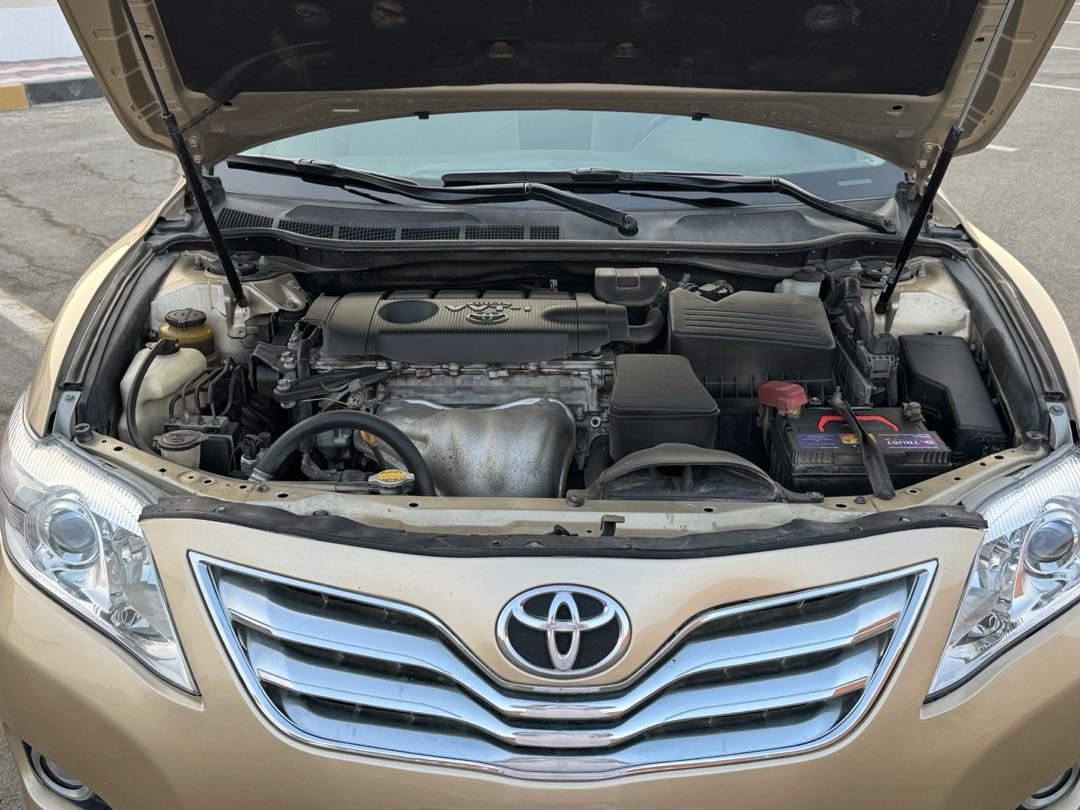 Car Image 2011 TOYOTA CAMRY LE