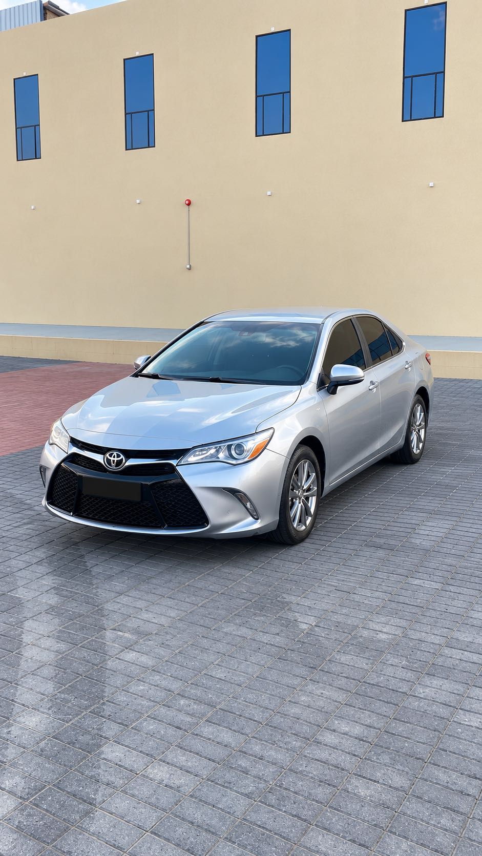Car Image 2016 TOYOTA CAMRY SE