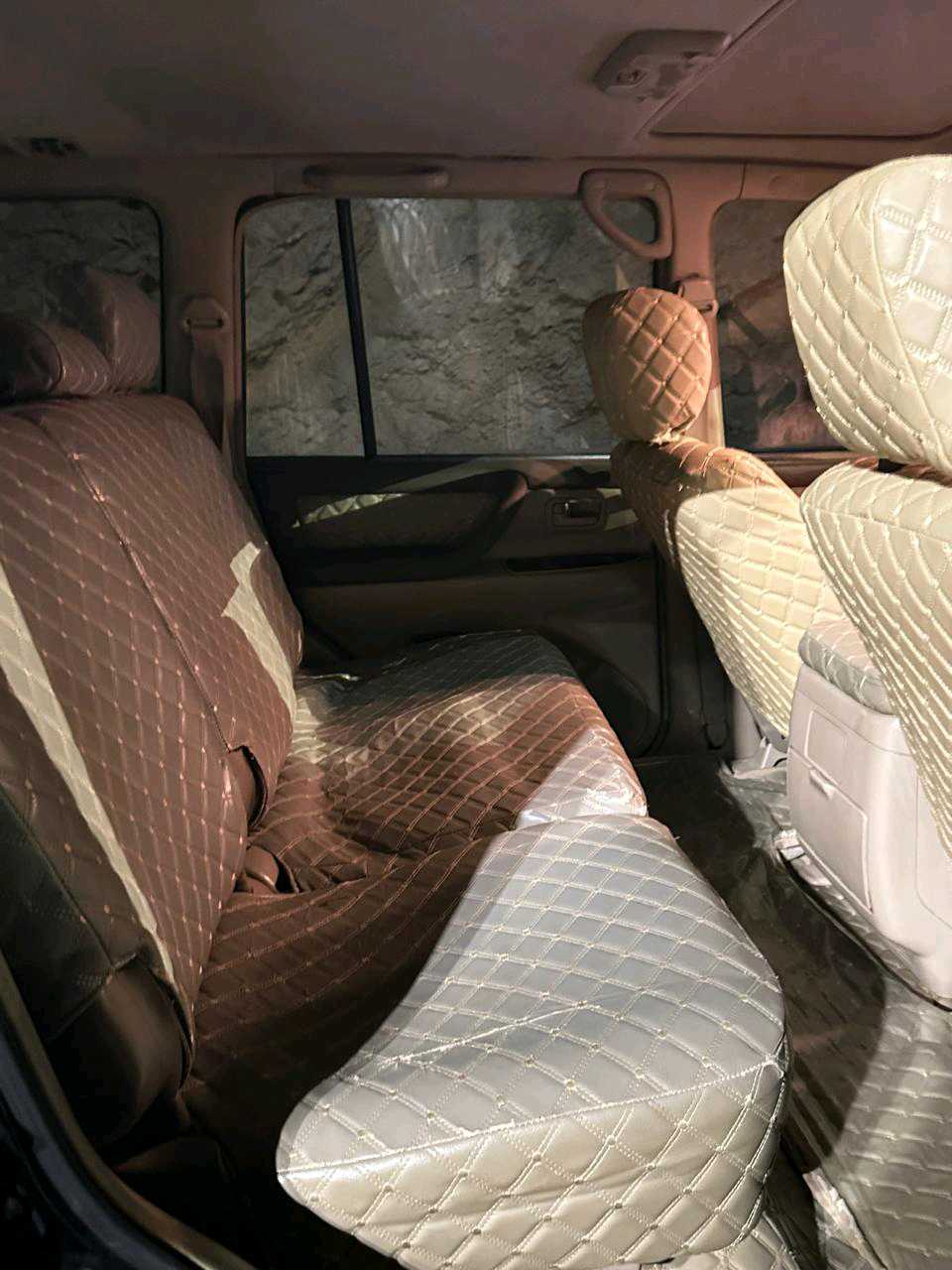 Car Image 2001 TOYOTA LAND CRUISER GX.R