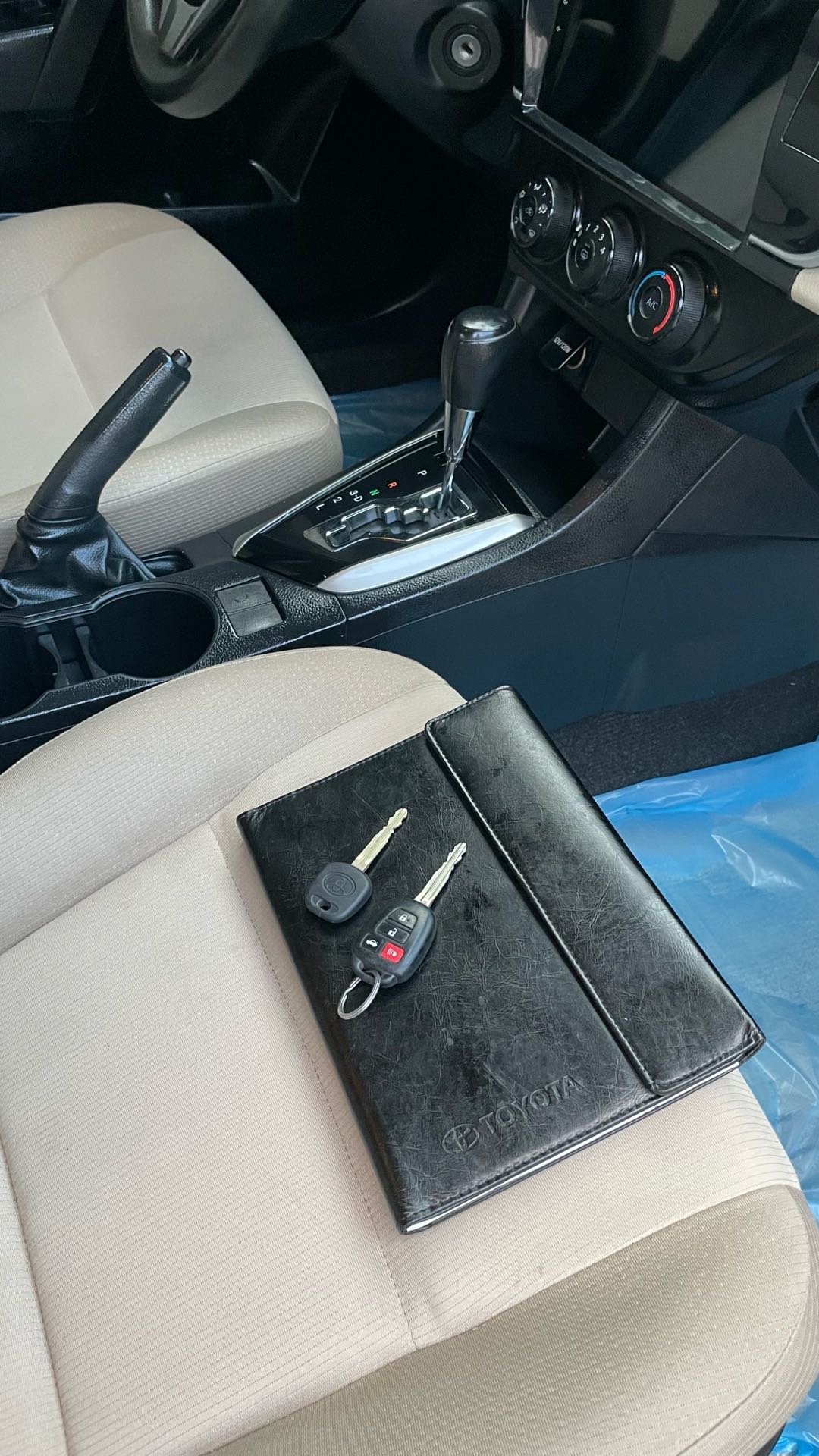 Car Image 2014 TOYOTA COROLLA XLI