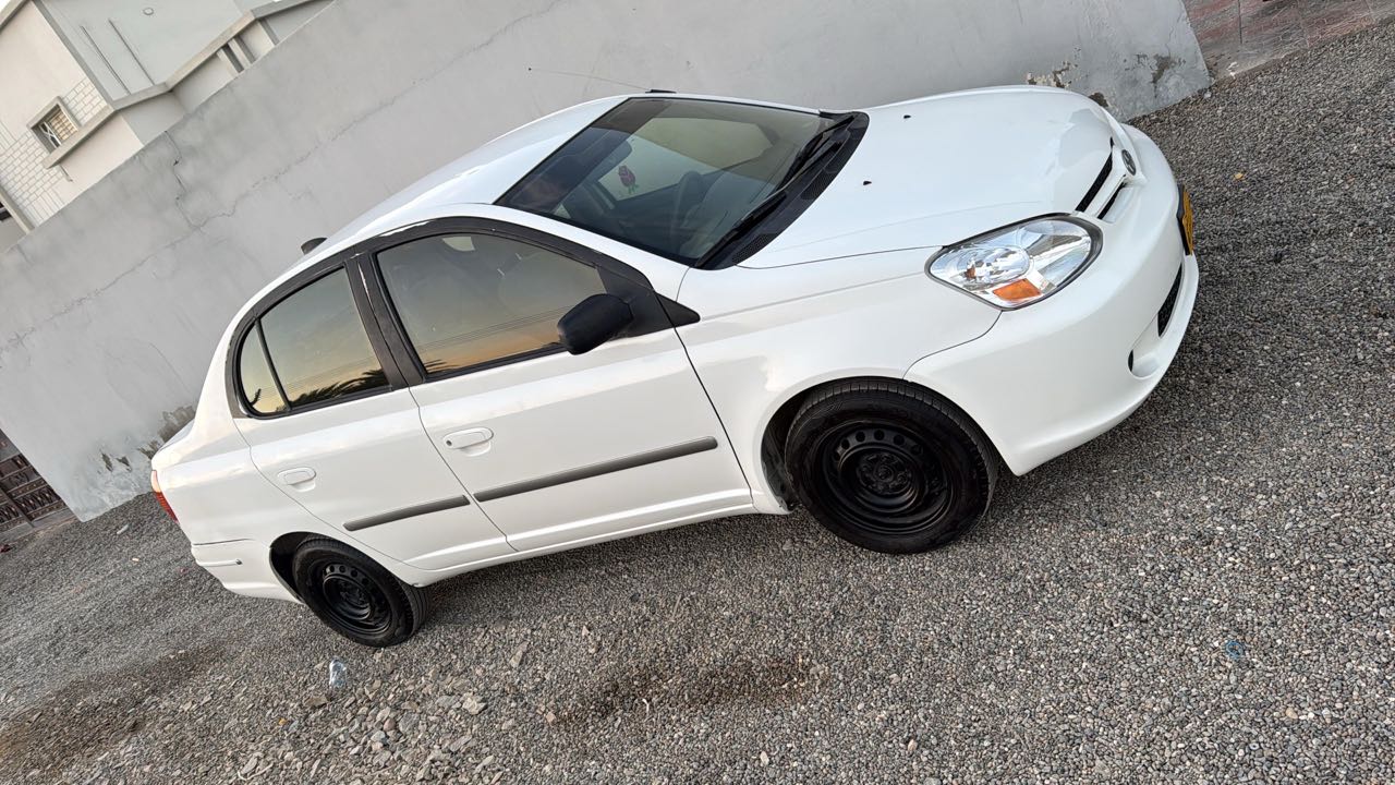 Car Image 2004 TOYOTA ECHO 