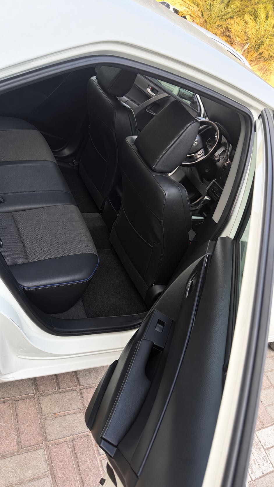 Car Image 2017 TOYOTA COROLLA SE Plus