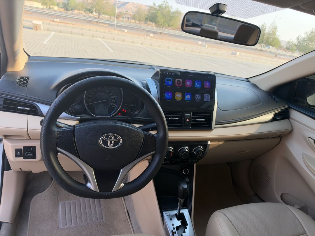 Car Image 2017 TOYOTA YARIS 1.5