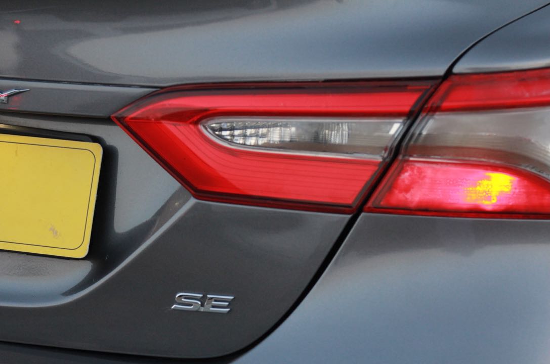 Car Image 2018 TOYOTA CAMRY SE