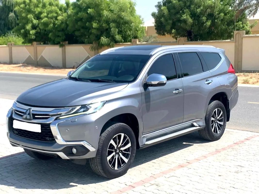 Car Image 2019 MITSUBISHI MONTERO 