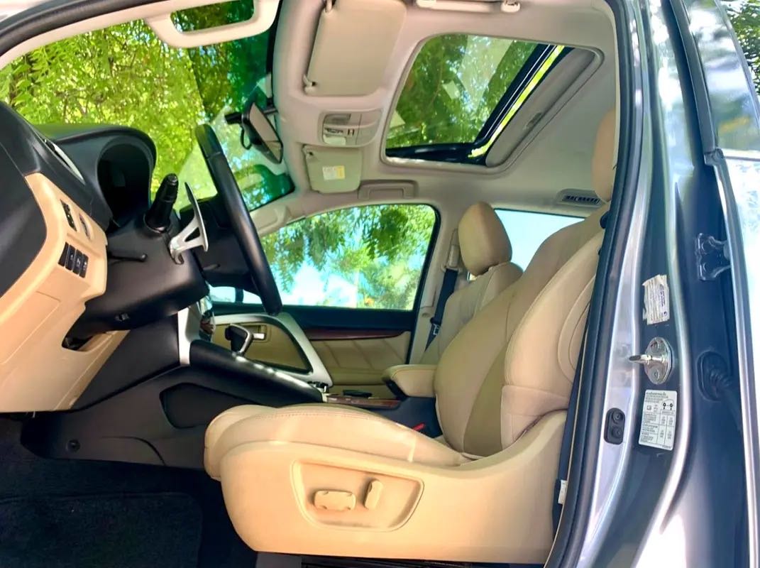 Car Image 2019 MITSUBISHI MONTERO 
