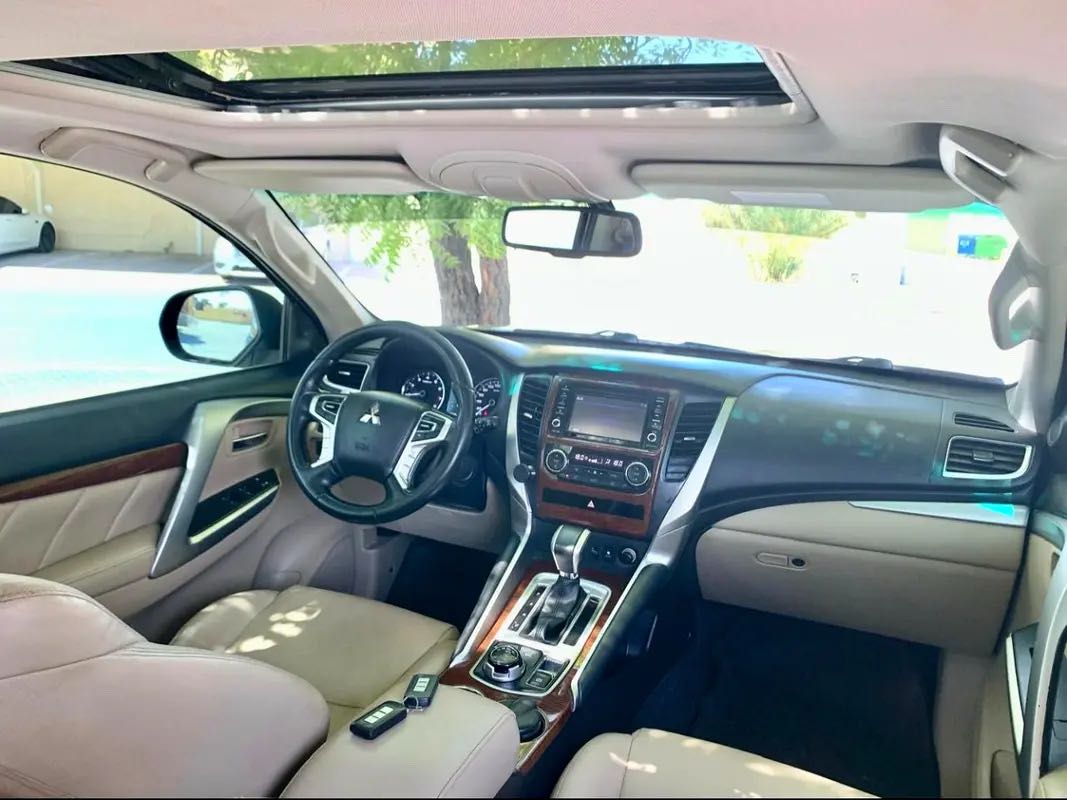 Car Image 2019 MITSUBISHI MONTERO 