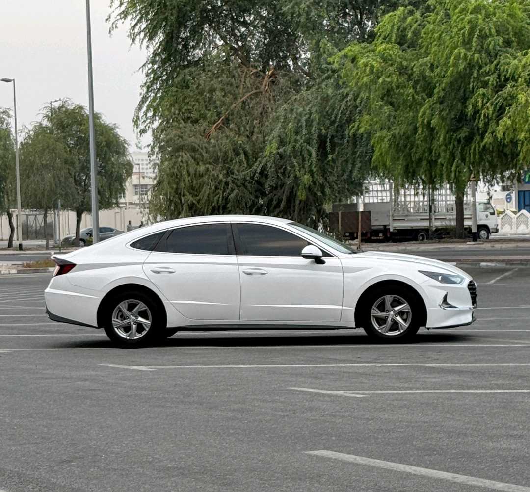 Car Image 2020 HYUNDAI SONATA SE