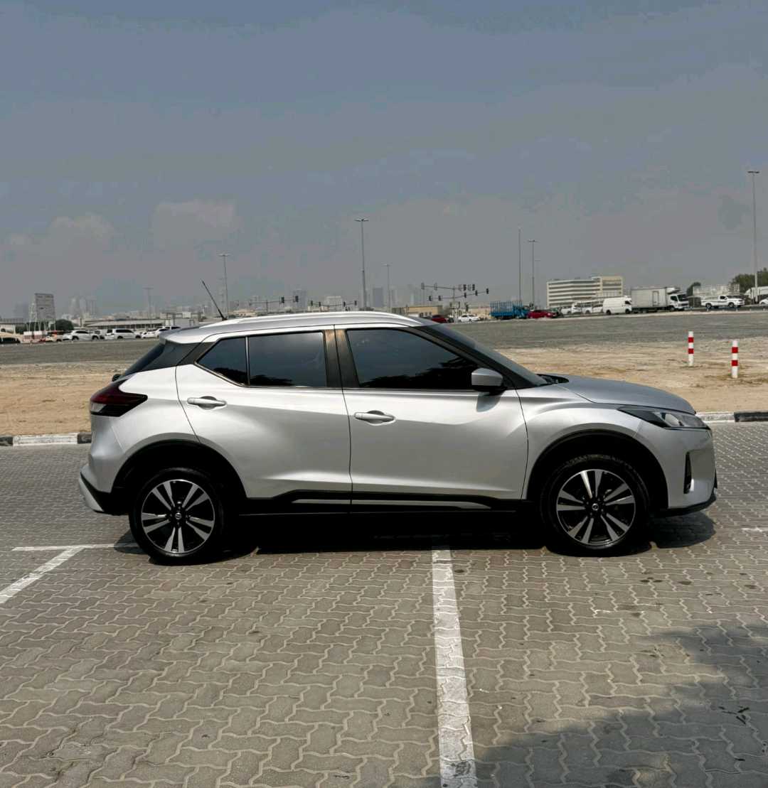 Car Image 2022 NISSAN KICKS S