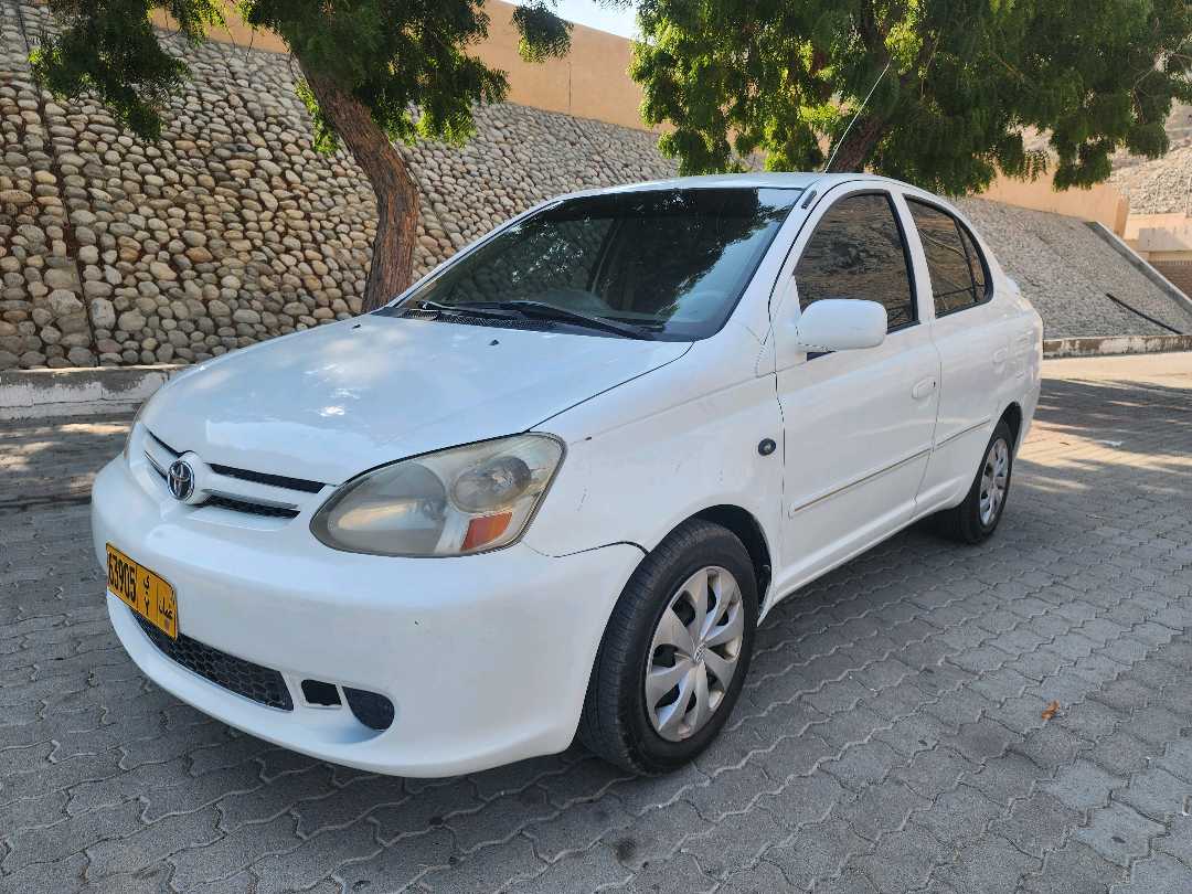 Car Image 2005 TOYOTA ECHO 