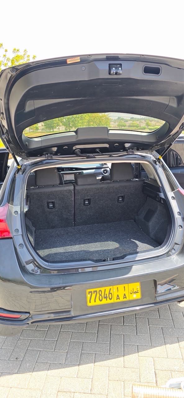 Car Image 2018 TOYOTA COROLLA XSE