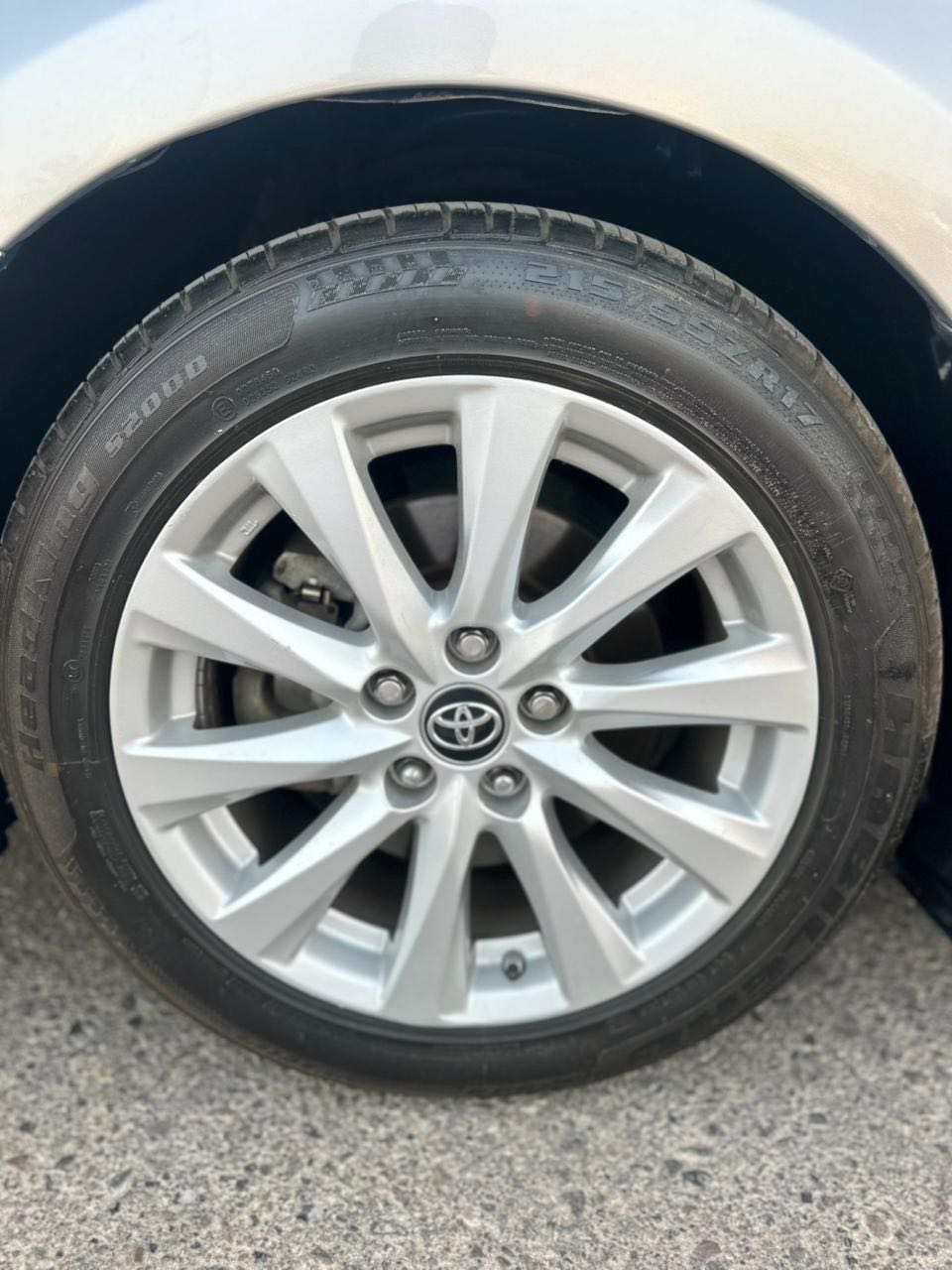 Car Image 2019 TOYOTA CAMRY LE