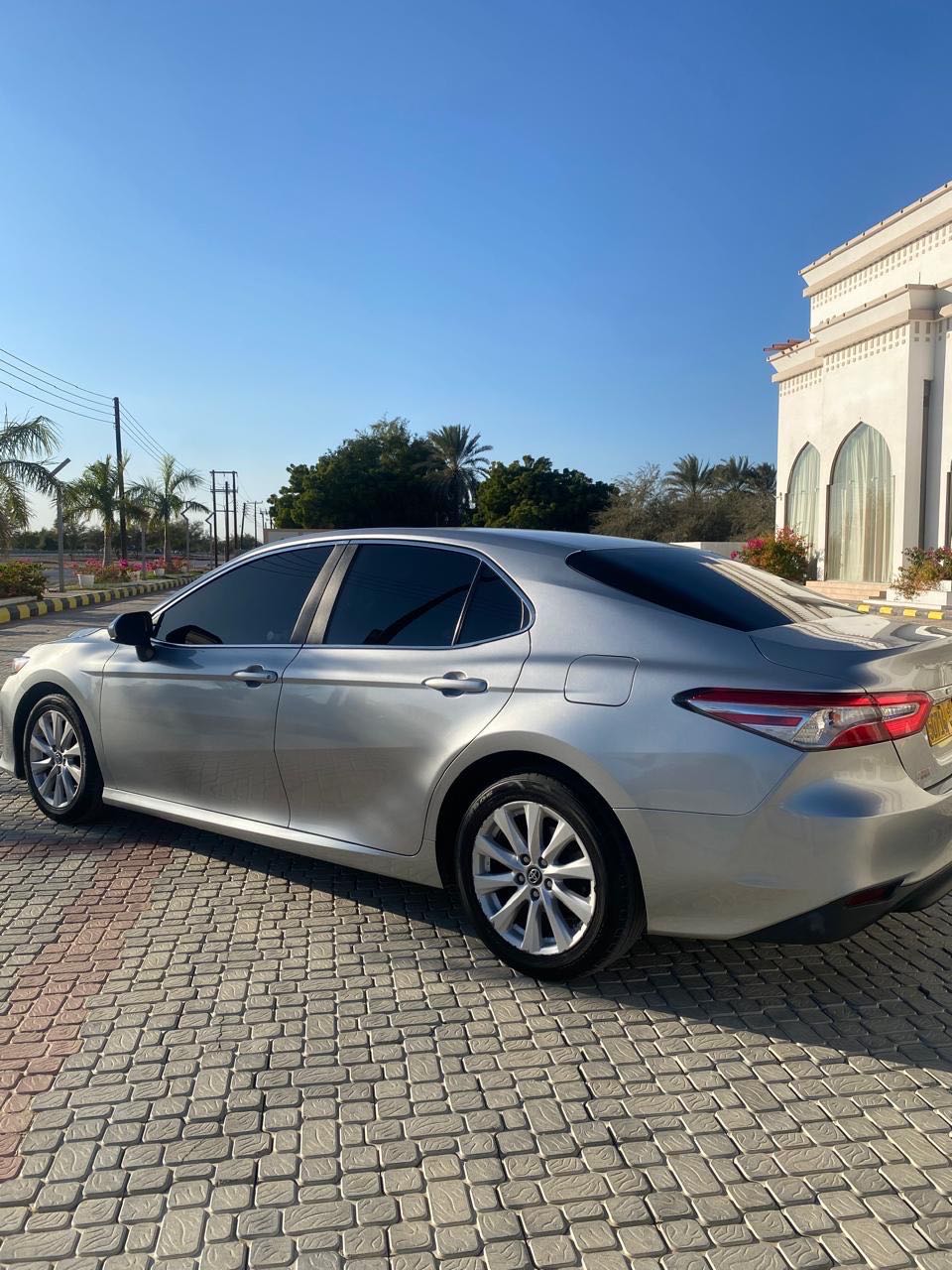 Car Image 2018 TOYOTA CAMRY LE