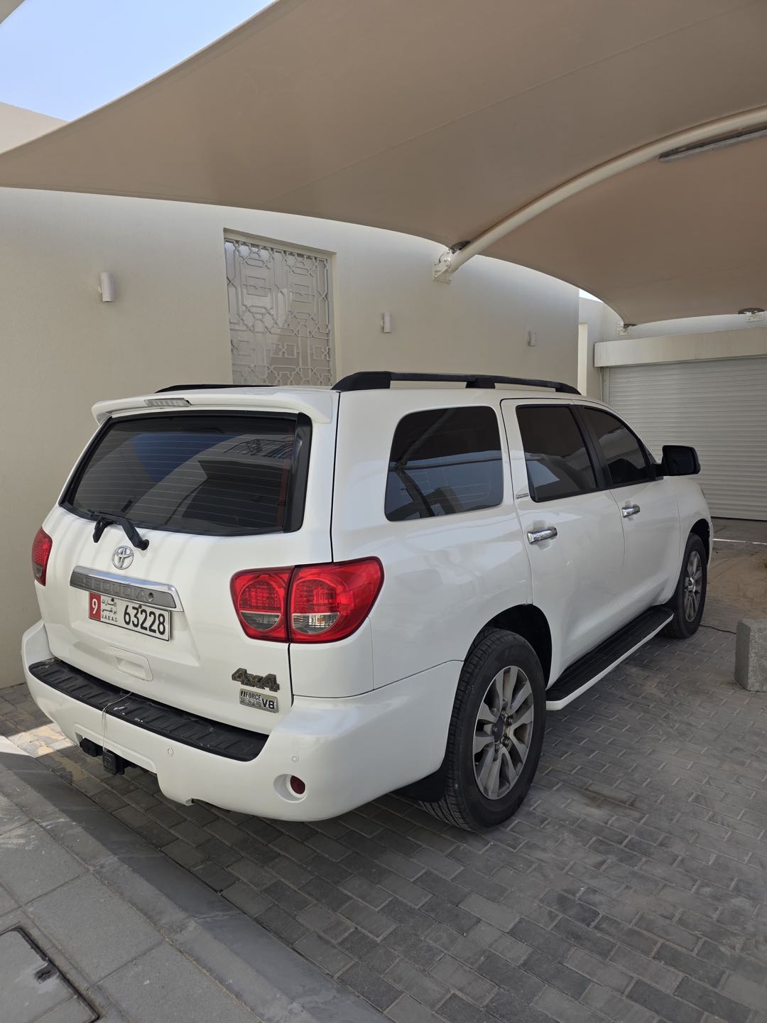 Car Image 2014 TOYOTA SEQUOIA Limited