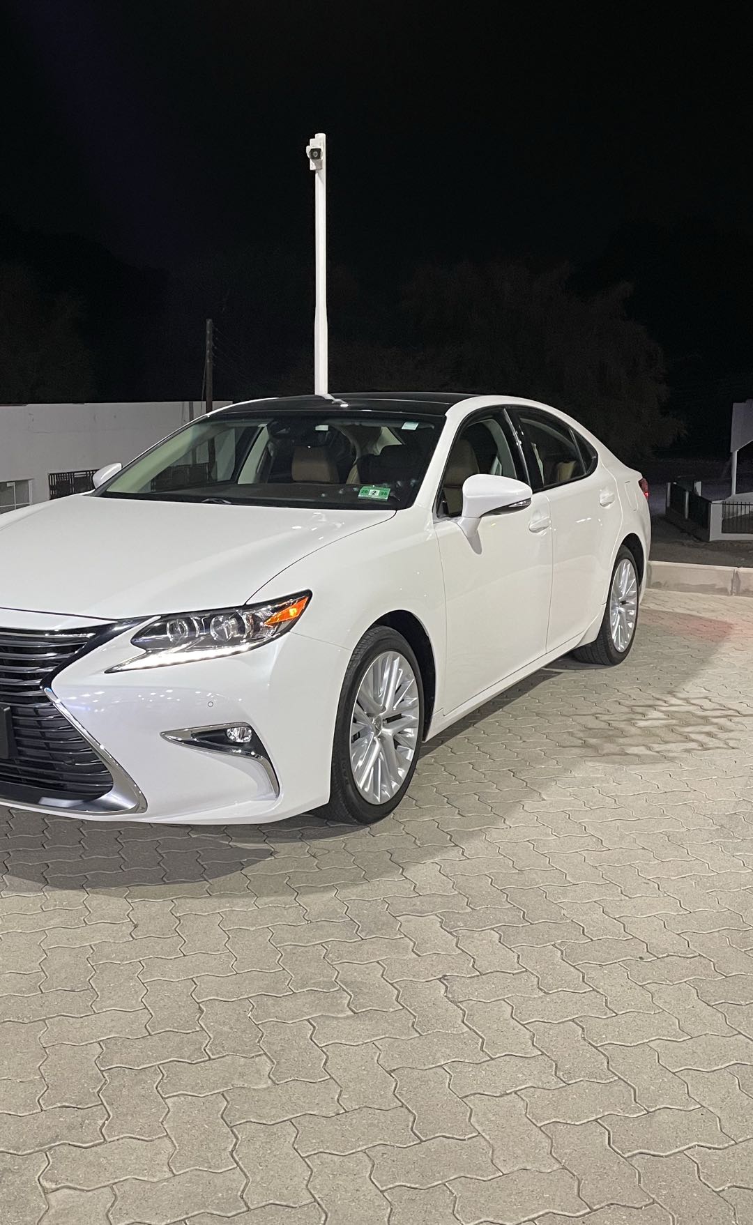 Car Image 2018 LEXUS ES 350